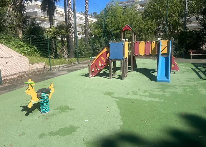 Residence De Charme Avec Piscine A Debordement