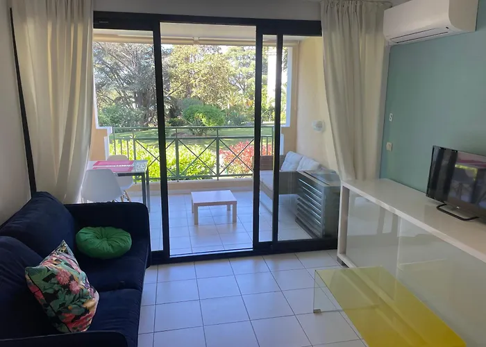 Residence De Charme Avec Piscine A Debordement